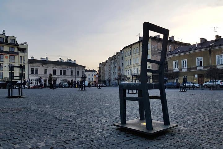 https://media-cdn.tripadvisor.com/media/attractions-splice-spp-720x480/0a/ff/80/27.jpg