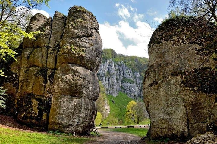 Ogrodzieniec Castle & Ojcow National Park Tour