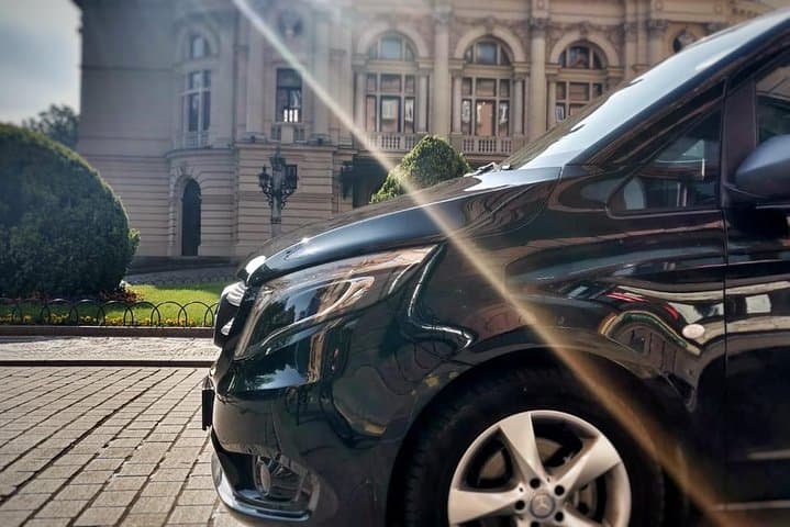 Private transfer Krakow to Prague