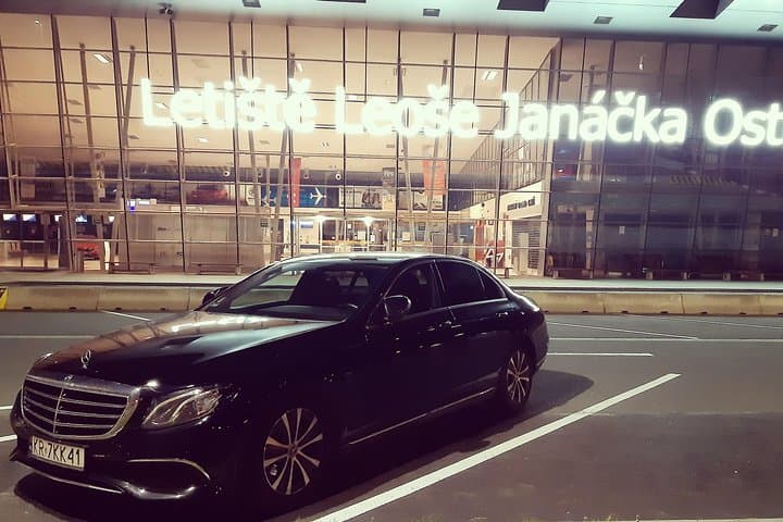 Private transfer Krakow to Prague