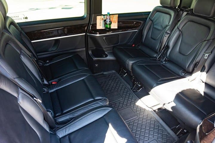 Luxury Van transfer from Warsaw to Cracow by private car