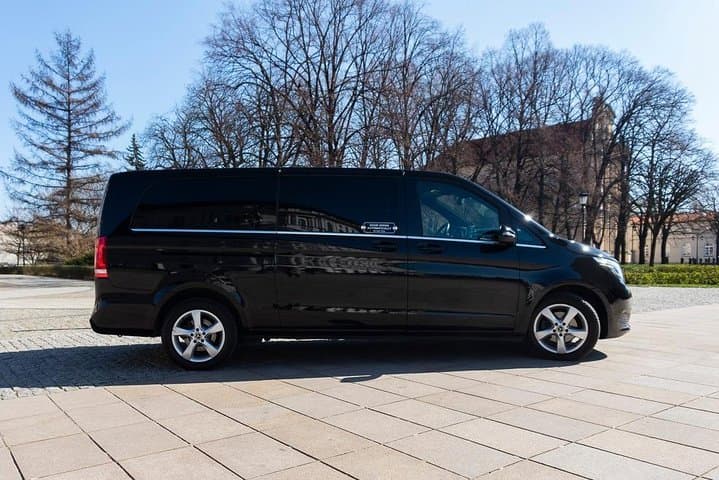 Luxury Van transfer from Warsaw to Cracow by private car