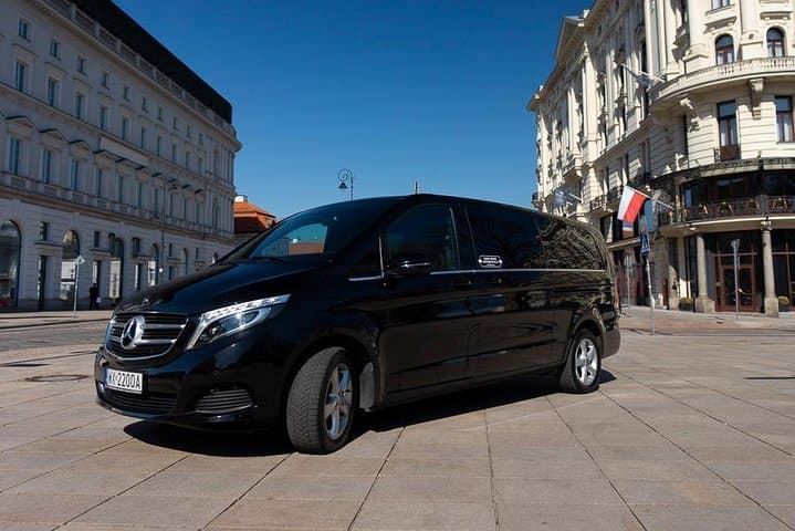 Luxury transfer from Warsaw to Krakow with Czestochowa en route by private car