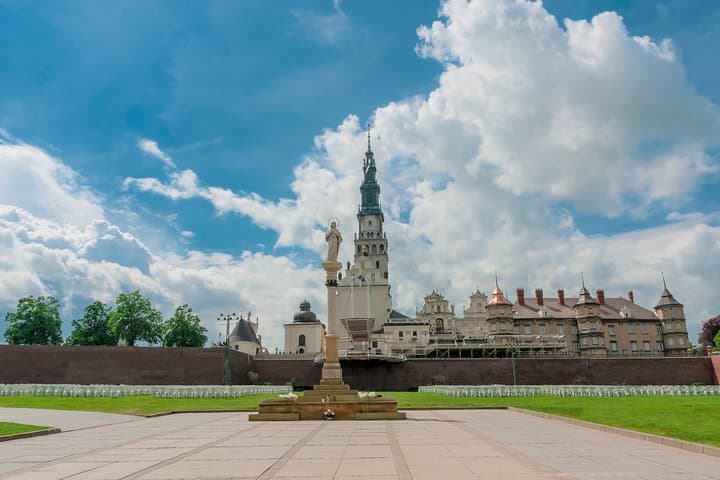 Full-Day Private Tour to Black Madonna Częstochowa from Cracow