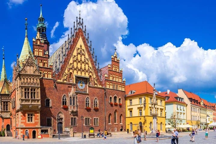 Private Transfer from Wroclaw (WRO) Airport to Wroclaw city centre