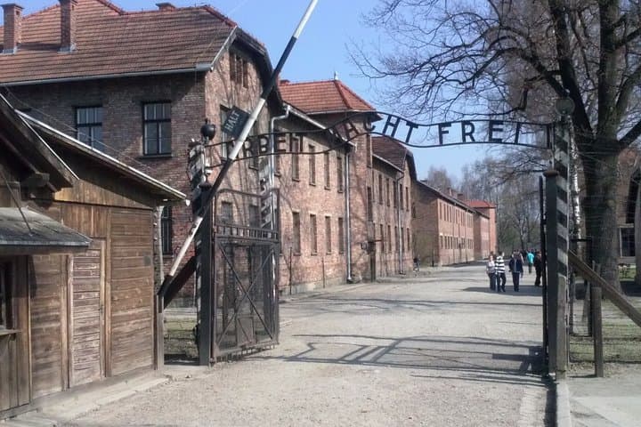 5-Day Tour in Krakow and Countryside for Students