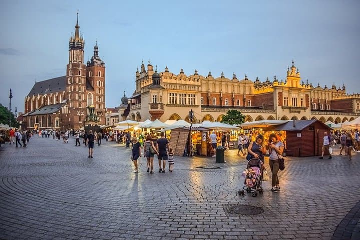 Private 3-hours Walking Tour of Krakow with official tour guide