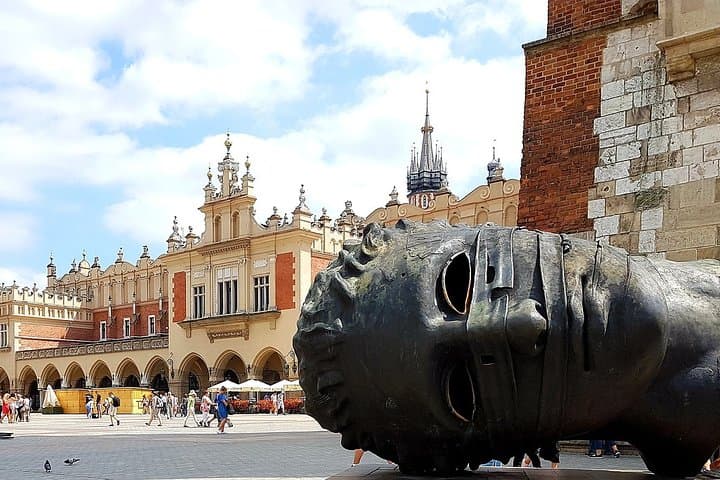 Private 4-hour City Tour of Krakow with driver and guide and Hotel pick-up
