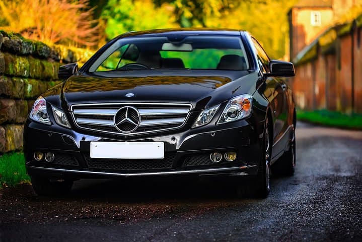 Private arrival OR departure transfer in Krakow (hotel OR airport pick-up)