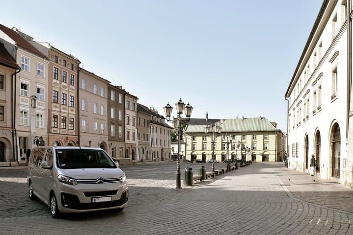 Ensure peace of mind and enjoy smooth, friendly and hassle-free transfer service!
