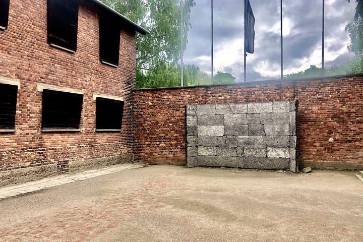 Auschwitz and Birkenau WITHOUT TICKETS transport from Kraków