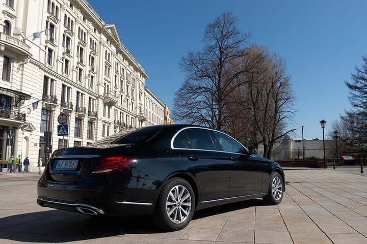 Luxury transport from/to Warsaw - Vilnius / International Airport by private car