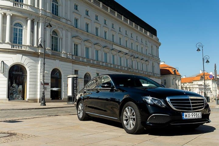 Luxury transport from/to Warsaw - Vilnius / International Airport by private car