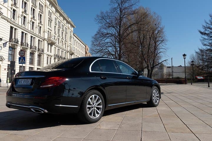 Luxury transport from/to Warsaw - Frankfurt / Intern. Airport FRA by private car