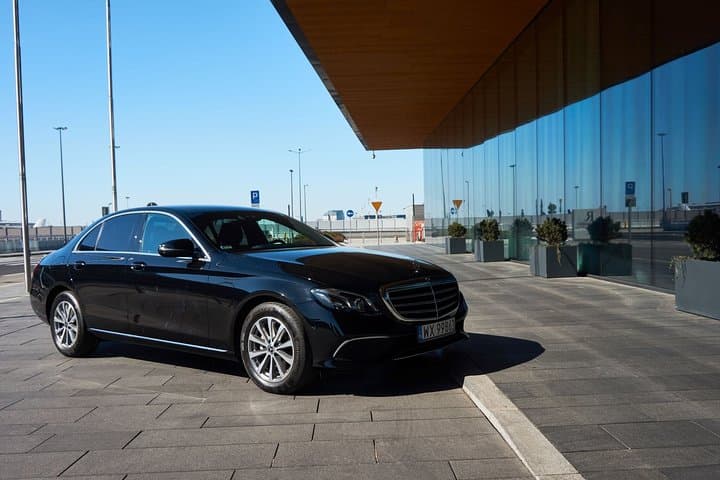 Luxury transport from/to Warsaw - Frankfurt / Intern. Airport FRA by private car