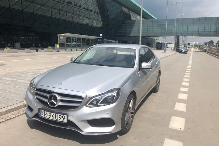 Krakow Airport-City Center and Back -private 2 ways transfer