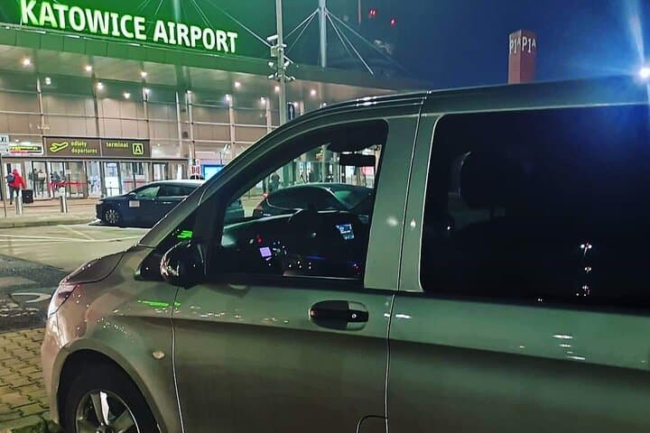 Katowice KTW Airport - Kraków City/KrakówAirport Private Transfer