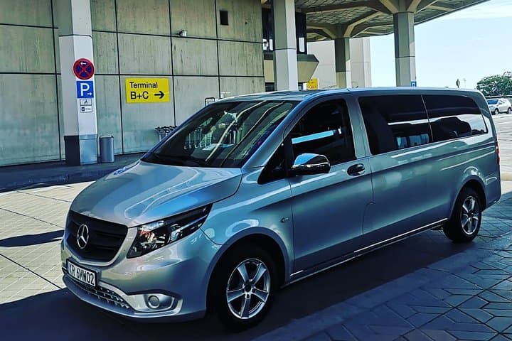 From Krakow/Krakow Airport to Rzeszow Airport Private Transfer
