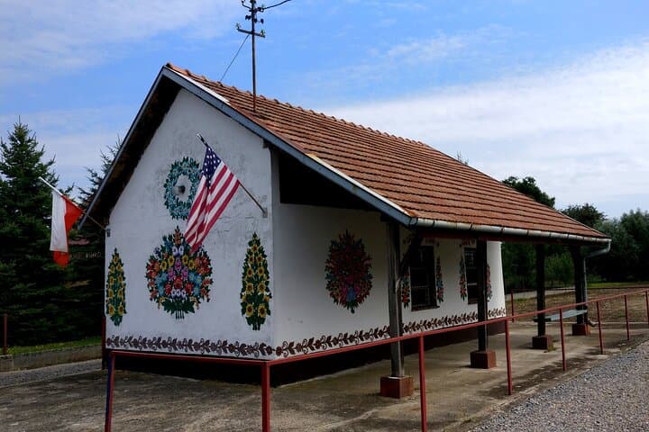 From Krakow: Zalipie - The Painted Village Private Tour