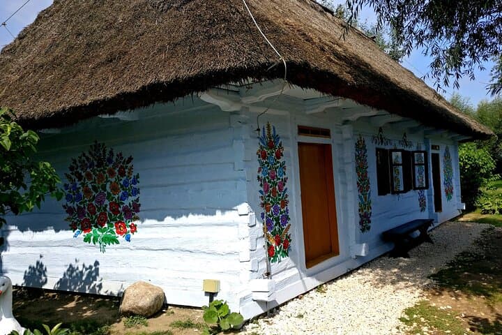 From Krakow: Zalipie - The Painted Village Private Tour
