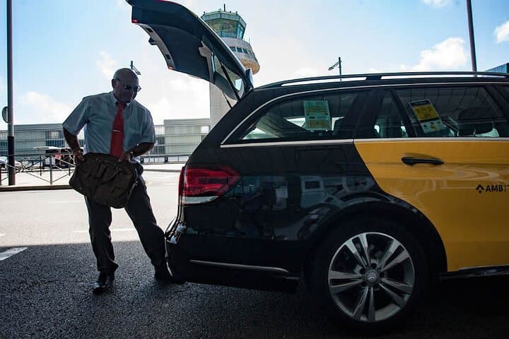 Private Transfer from Wroclav (WRO) Airport to Kąty Wrocławskie city