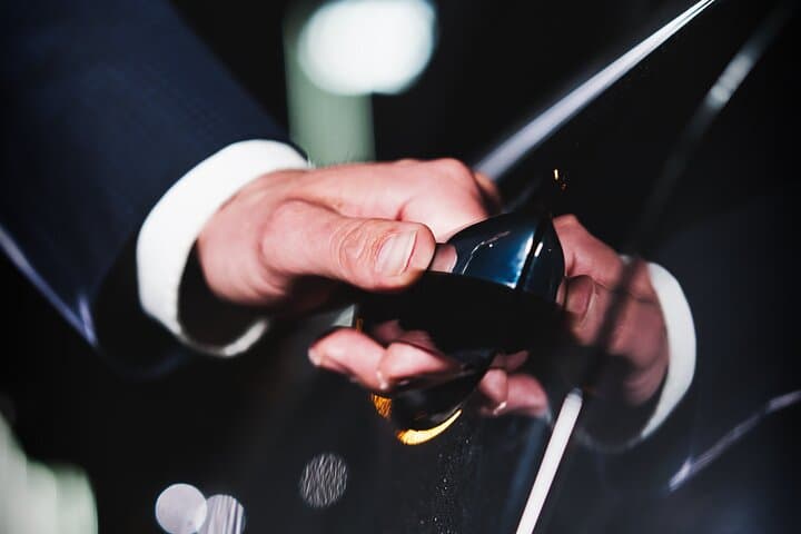 Airport to Cracow transfer by Luxurious VIP limo