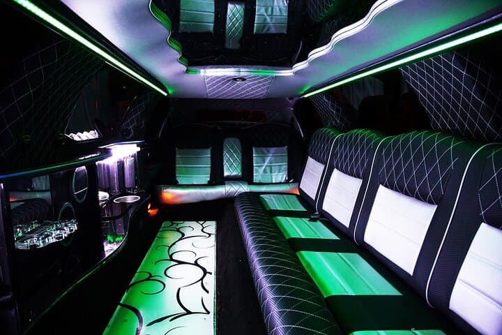 Wroclaw: 1-Hour Limo Party Tour & Club Entrance