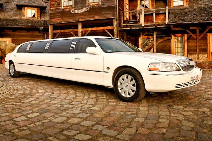 Wroclaw: 1-Hour Limo Party Tour & Club Entrance