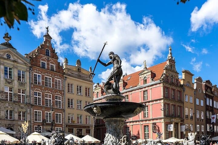 Gdansk and Malbork Castle Small Group Tour from Warsaw with Lunch
