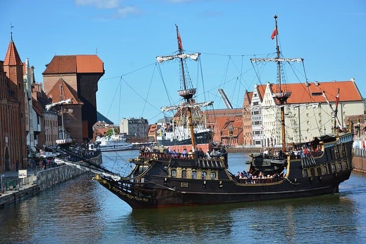 Gdansk and Malbork Castle Small Group Tour from Warsaw with Lunch