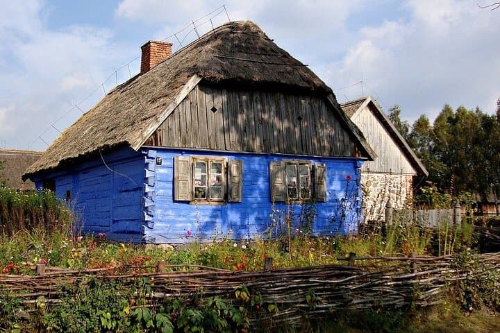Countryside day tour from Warsaw by luxury car