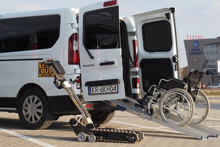 Wrocław Strachowice Airport Private Transfer
