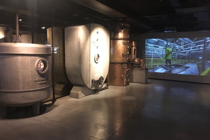 Warsaw Old Town inc.Royal Castle+Polish Vodka Museum: SMALL GROUP /inc. Pick-up/