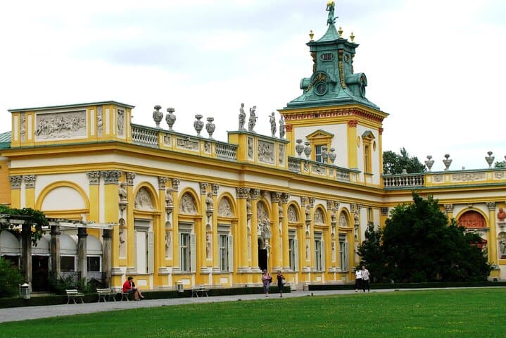 Wilanów Royal Palace + Polish Vodka Museum: SMALL GROUP /inc. Pick-up/