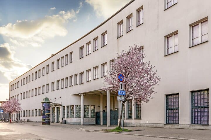 Full-Day Schindler's Factory and Salt Mine Tour in Wieliczka