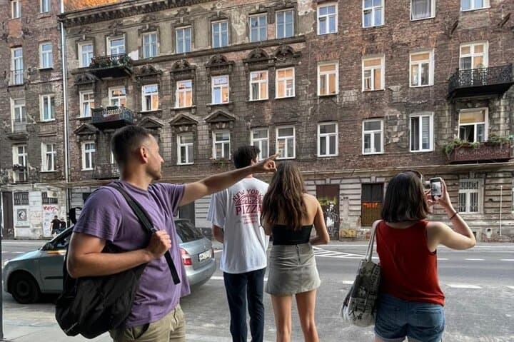 Offbeat Warsaw: Explore the Edgy & Artsy Praga District