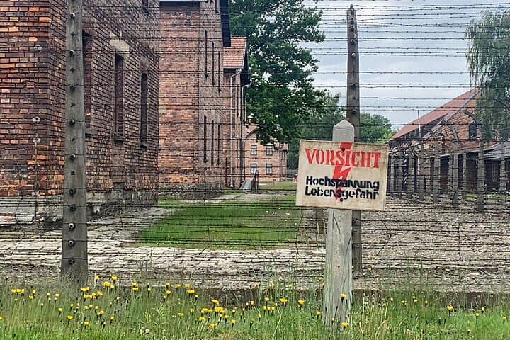 Krakow: Auschwitz-Birkenau Guided Tour & Hotel Pick Up