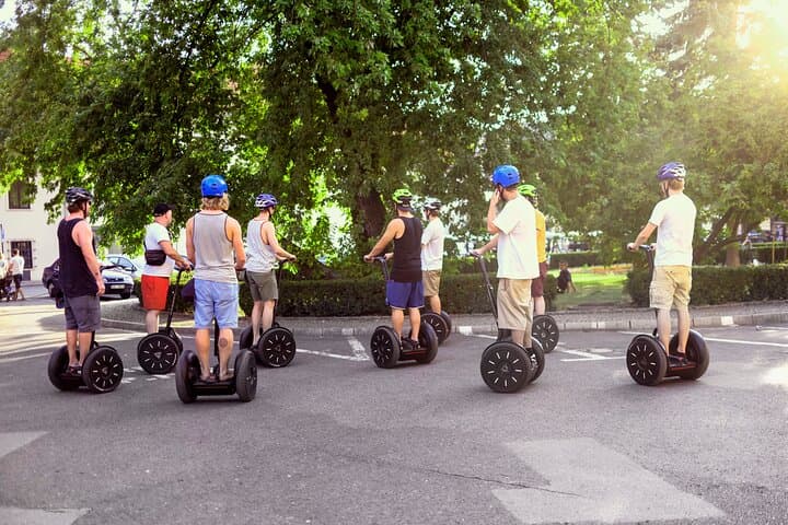 Warsaw: Skyline & Modern City Segway Tour (1.5 Hours)