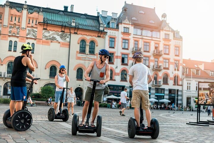 Warsaw: Skyline & Modern City Segway Tour (1.5 Hours)