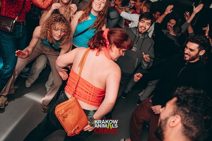 1 Hour of Open Bar Pub Crawl + Karaoke + VIP Entry to Best Clubs