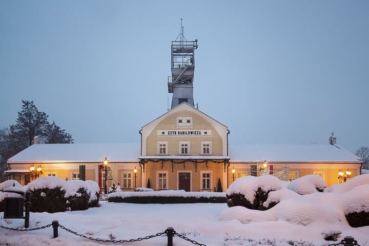 Auschwitz-Birkenau Memorial and Wieliczka Salt Mine 1-Day Tour