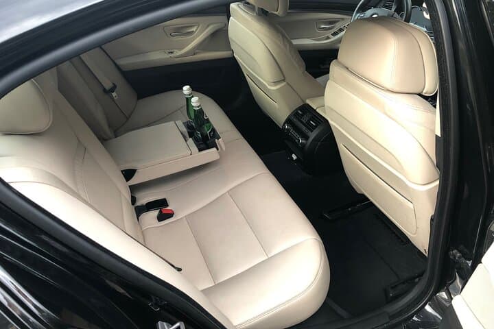BMW Serie 5 (up to 4 passengers)