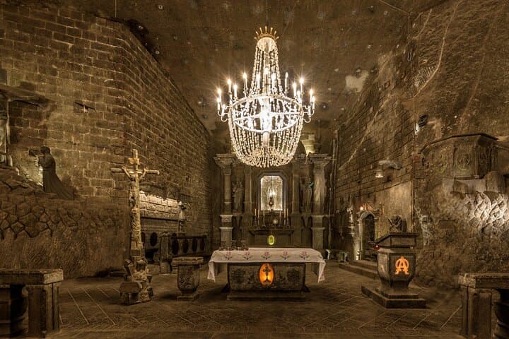 Auschwitz-Birkenau Memorial and Wieliczka Salt Mine 1-Day Tour