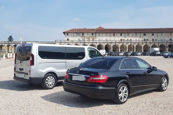 Private Transfer from Warsaw Chopin Airport (WAW) to Downtown hotels