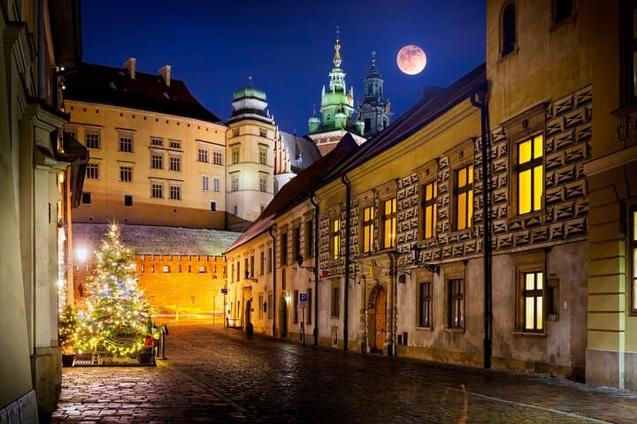 2-Hour City Walking Tour in Creepy Krakow