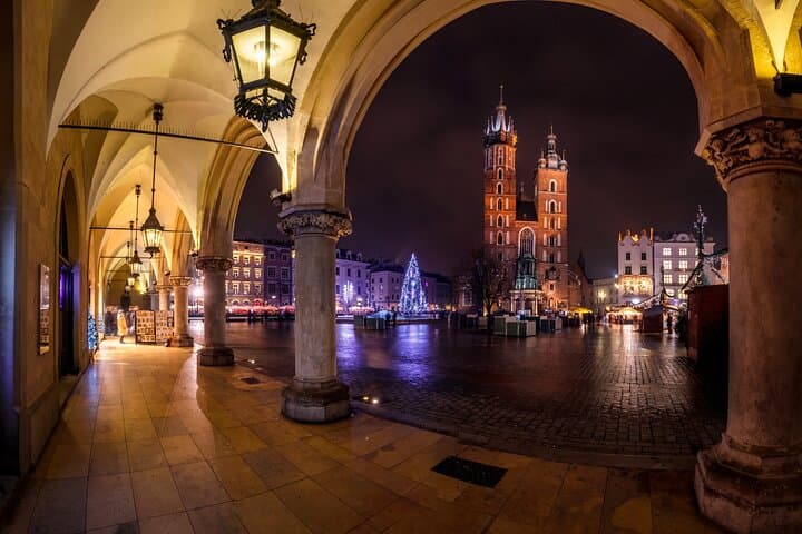 2-Hour City Walking Tour in Creepy Krakow