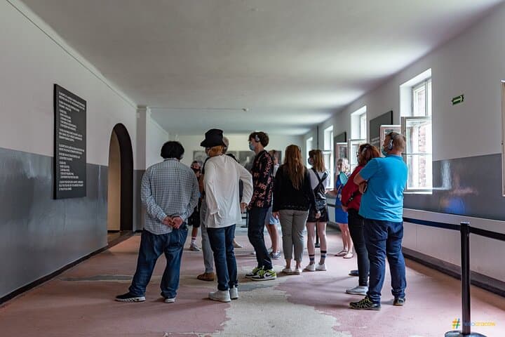 Krakow to Auschwitz Birkenau Guided Tour with Transfer and Ticket