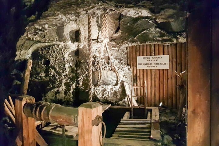 From Krakow to Salt Mine Wieliczka Tour with Guide