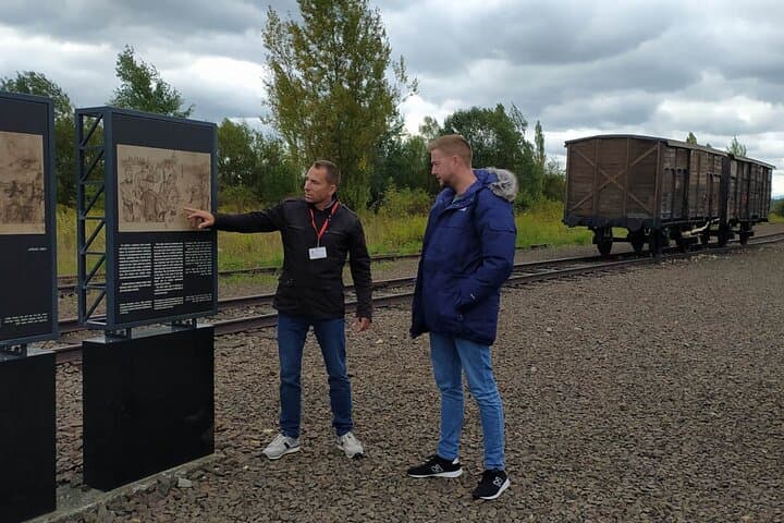Auschwitz Museum and Salt Mine Tour with Private Transport