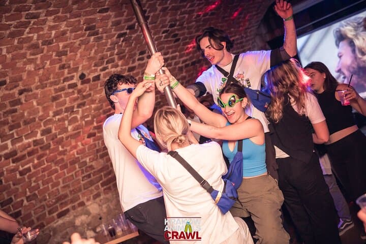 1 Hour of Open Bar Pub Crawl + Karaoke + VIP Entry to Best Clubs